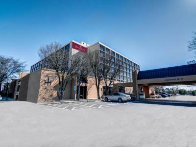 Hotel Ramada Plaza By Wyndham Atlanta Airport 2*